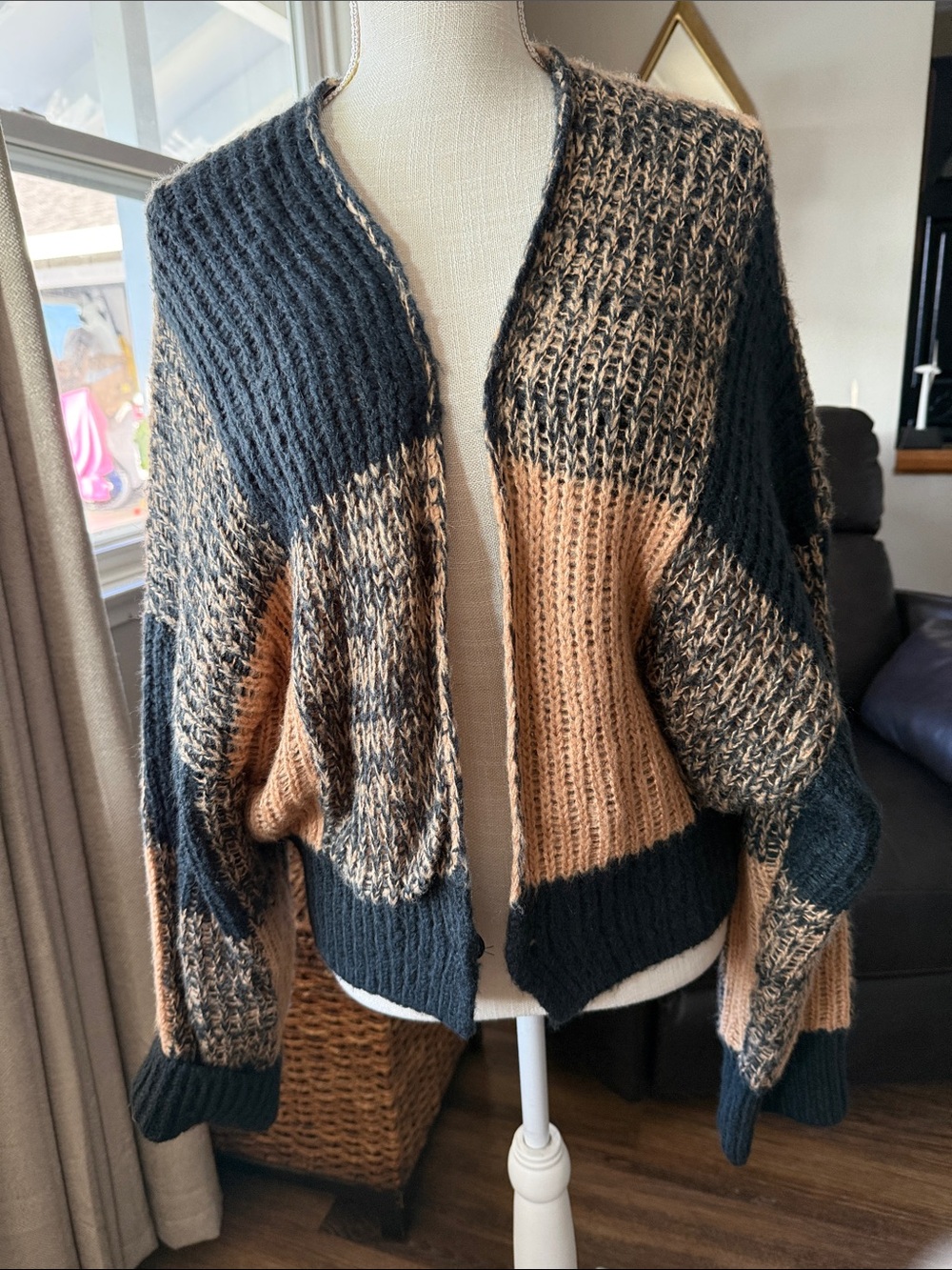 Chunky Open-Front Colorblock Sweater Cardigan - Black & Tan